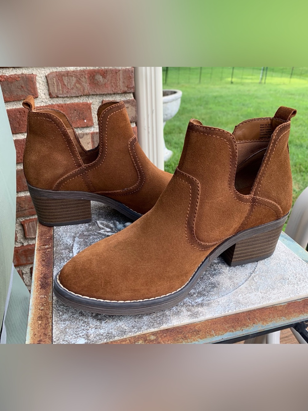 NEW Western style upper Leather  slip on  ankle Boots